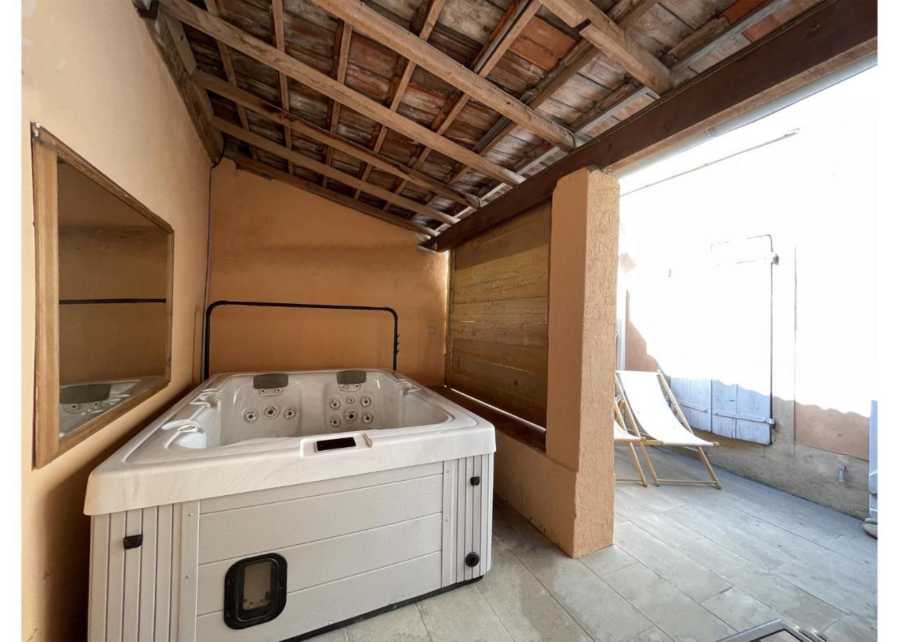 Patio, Jacuzzi Professionnel, Table De Massage, Climatise, Le Cocon De Pedro Carcassonne