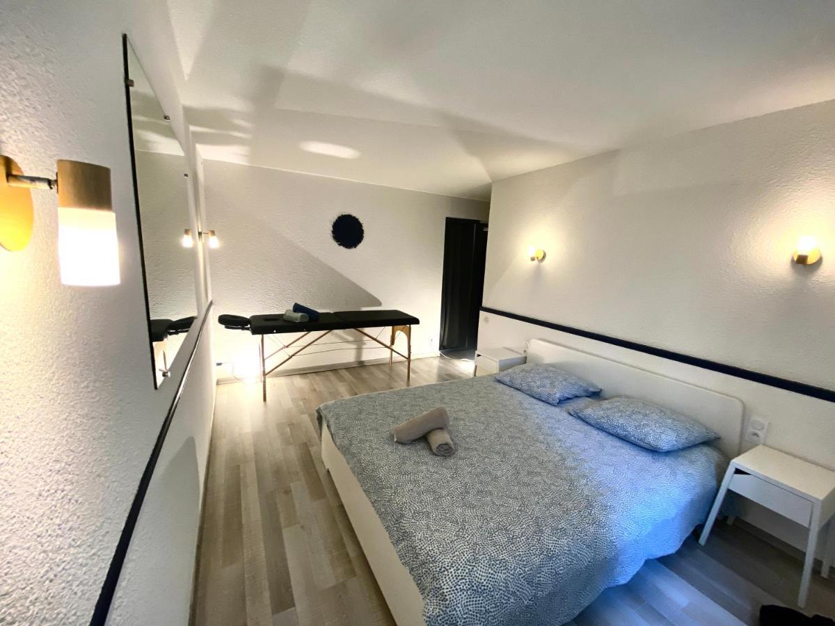 Apartment Patio, Jacuzzi Professionnel, Table De Massage, Climatise, Le Cocon De Pedro