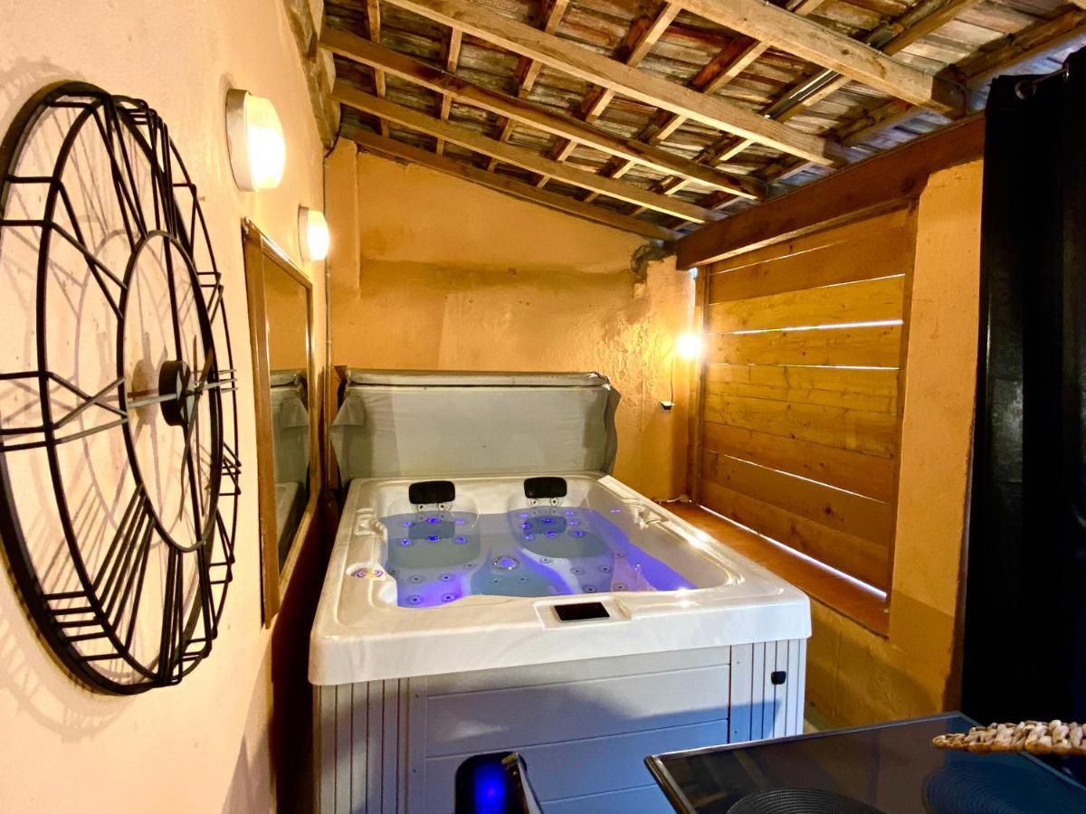 Apartment Patio, Jacuzzi Professionnel, Table De Massage, Climatise, Le Cocon De Pedro Carcassonne